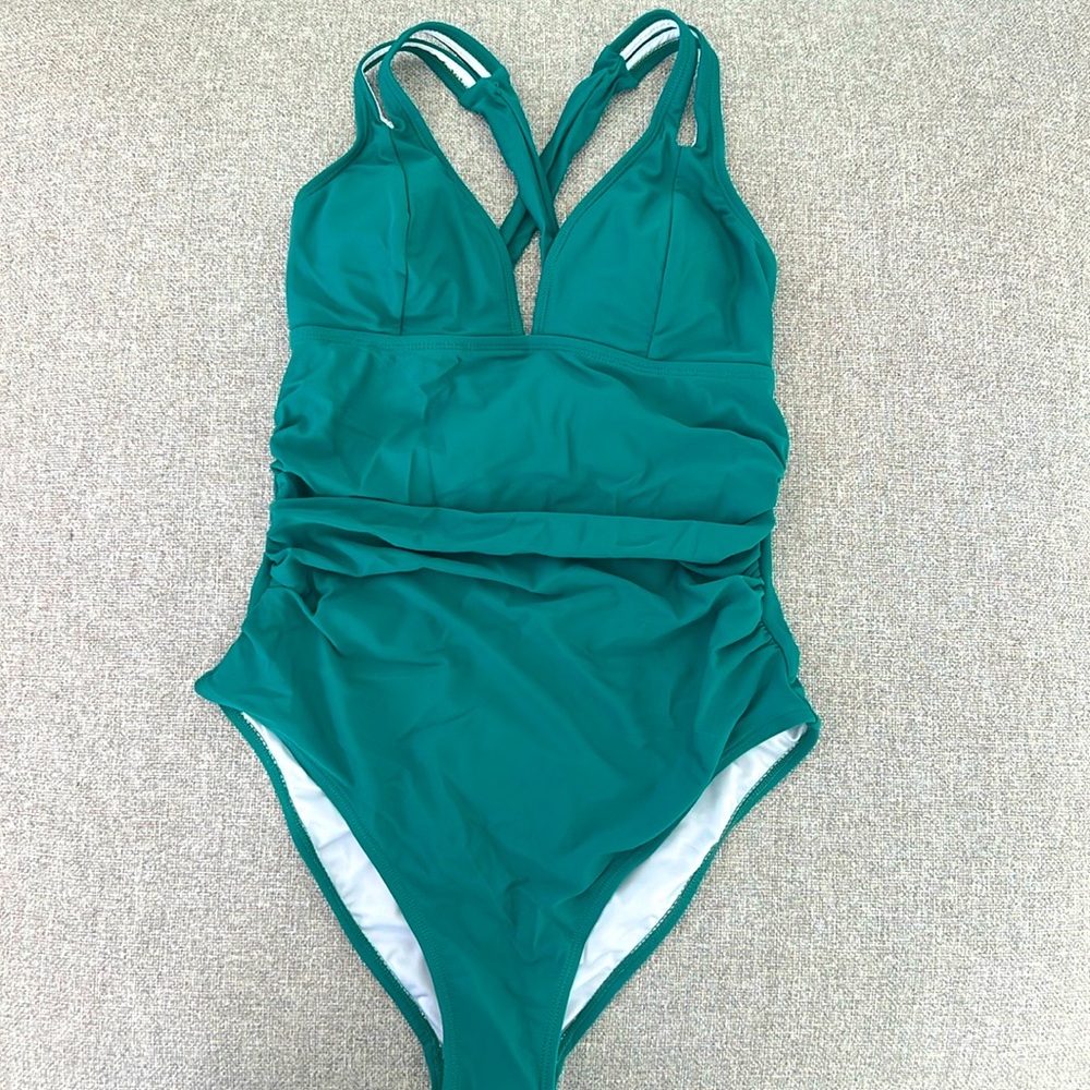 Cupshe NWT size medium green one piece bathing suit